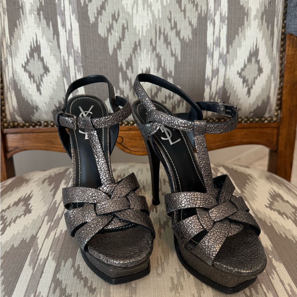 Yves Saint Laurent Heels with Elegant Design